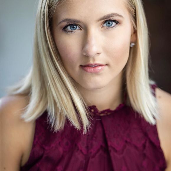 Meet your Posher, Carly - Picture 1 of 1